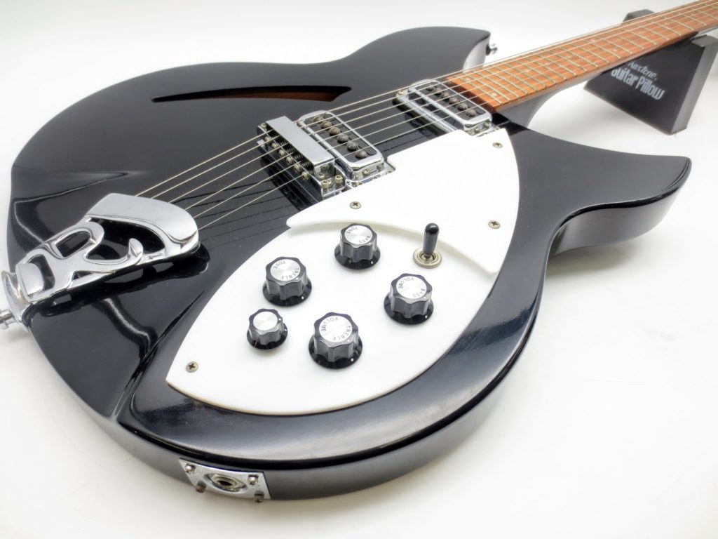 Rickenbacker(リッケンバッカー) USAのエレキギター Model 330を買取